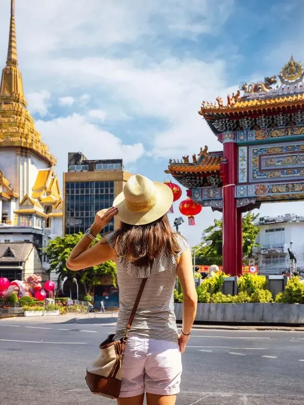 bangkok-tourist-e1743577180729